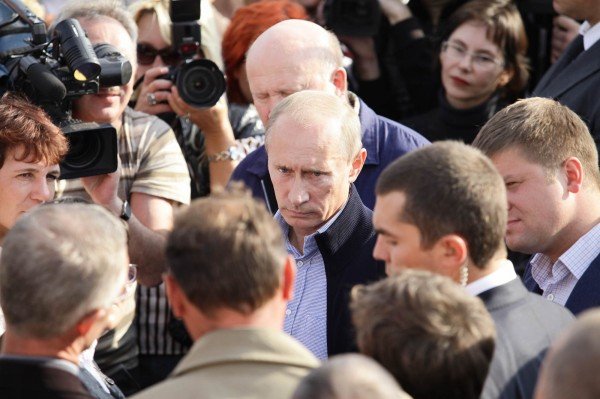 Владимир Путин встретился с погорельцами Верхней Вереи