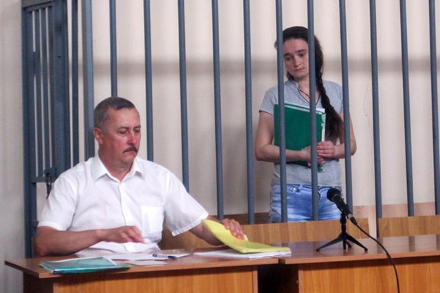 Суд оставил без удовлетворения жалобу адвоката автомобилистки, сбившей женщину с ребенком в Выксе