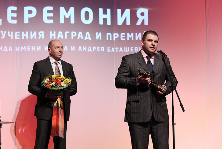 ОМК вручила премии братьев Баташевых