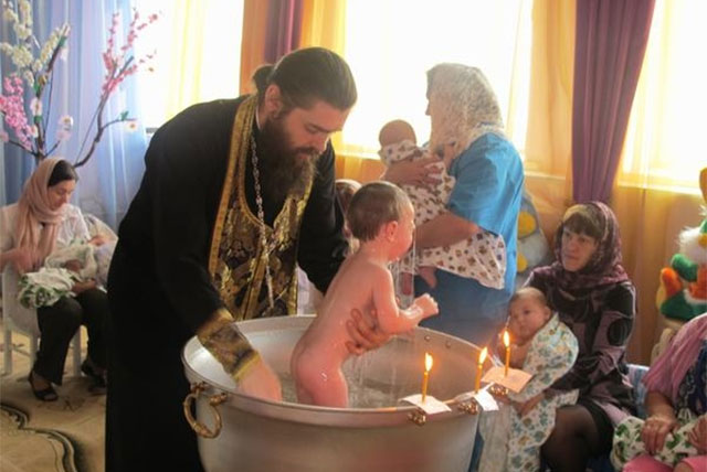 В Выксе в доме ребенка «Малютка» состоялось крещение 11 детей