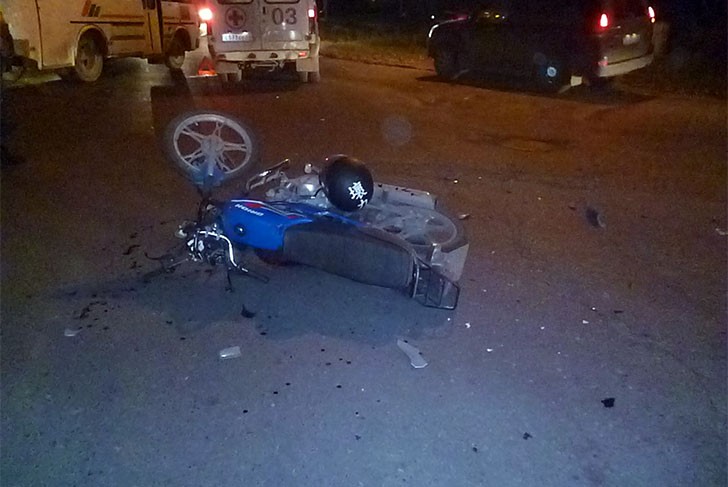 На улице Ленина «Шевроле» врезалась в скутер