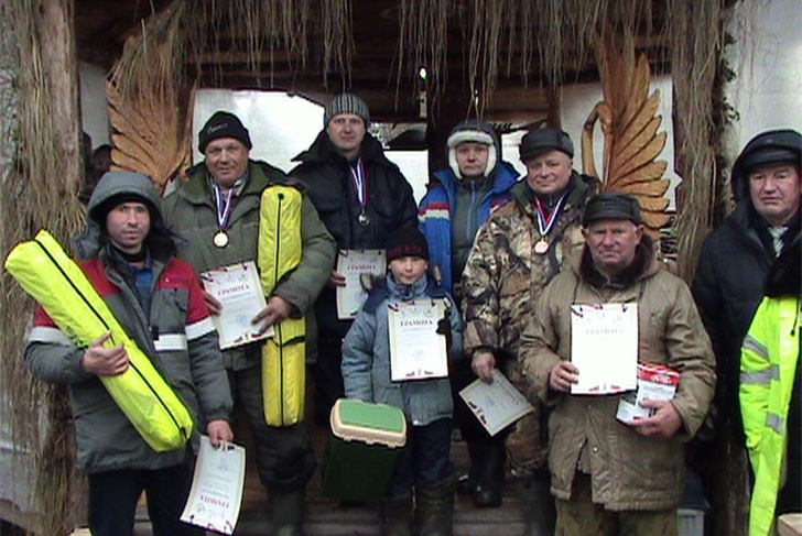 Соревнования по зимней рыбалке прошли на Красном Бакене