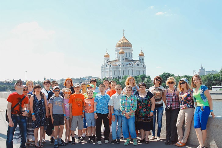 «ОМК-Участие» организовал поездку в Москву детям-инвалидам из Выксы