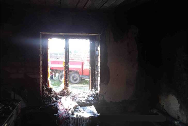 Неосторожное обращение с огнем стало причиной пожара в жилом доме