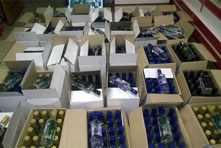 740 нелегальных бутылок водки изъяли в Выксе