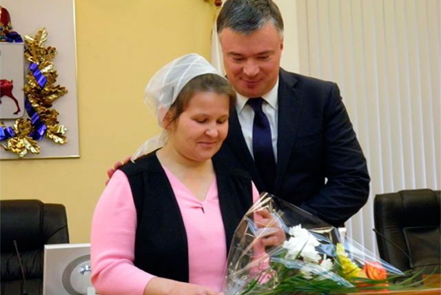 Мать 13-ти детей из Выксы наградили Почетным дипломом в Нижнем Новгороде