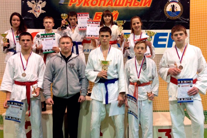 Выксунские рукопашники привезли 9 медалей из Дзержинска