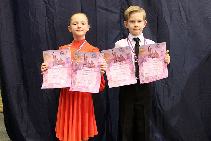 Выксунские танцоры привезли две медали с областного чемпионата