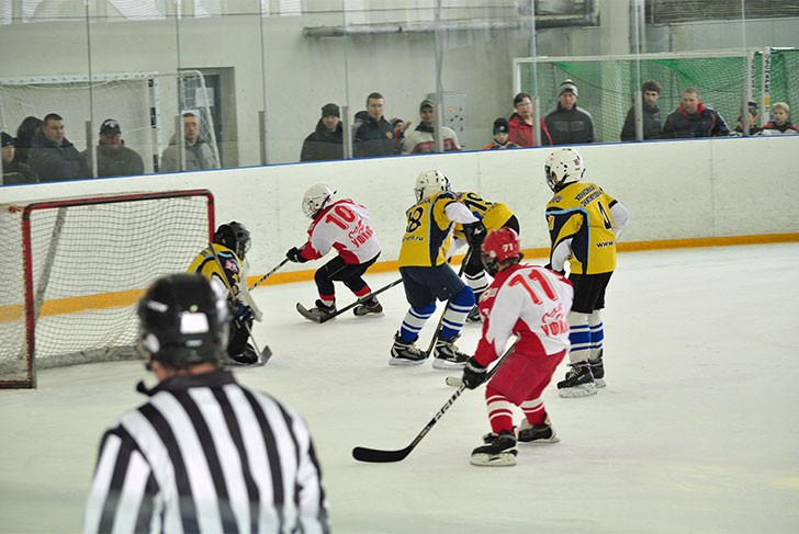Юные выксунские хоккеисты провели матчи с нижегородскими командами
