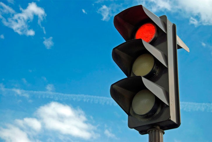 Как правильно проехать светофор на улице Красные Зори