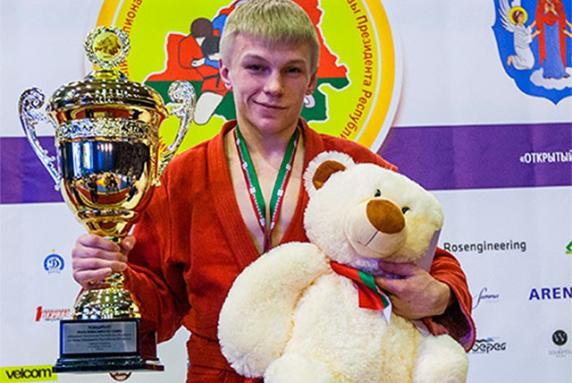 Выксунец Андрей Кубарьков победил на чемпионате по самбо в Минске