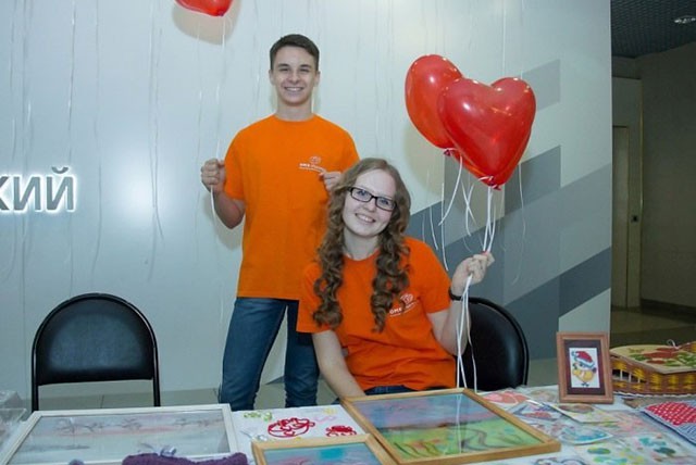 Выксунские старшеклассники приняли участие в акции «С любовью в сердце»