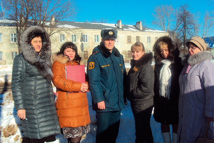 Соцпатруль провел рейд по семьям на улицах 1 Мая и Корнилова