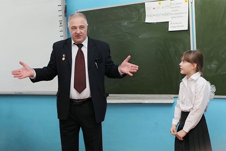 Детский поэт Владимир Хлынов пообщался со школьниками из Шиморского