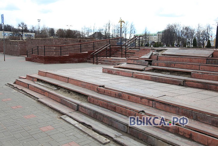 На ремонт лестниц около здания администрации планируют затратить 740 тысяч рублей