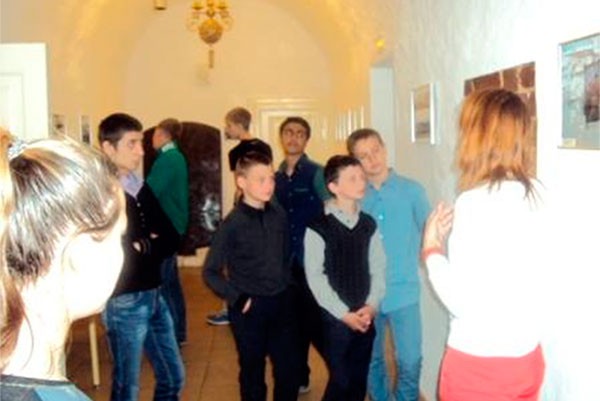Для трудных подростков организовали экскурсию в музей Баташевых-Шепелевых