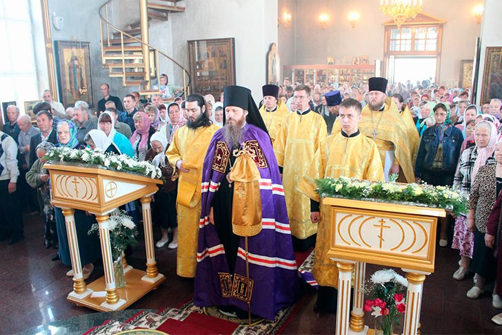 Выксунский епископ Варнава совершил литургию в Кулебаках