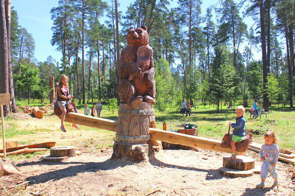 Парку КиО нужны добровольцы для ремонта деревянных скульптур