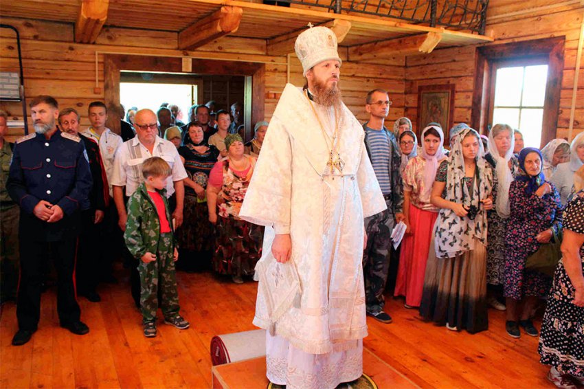 Выксунский епископ Варнава освятил храм в Кулебакском районе