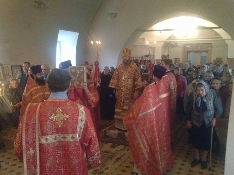Выксунский епископ совершил литургию в храме Ворсмы в честь Рождества Иоанна Предтечи