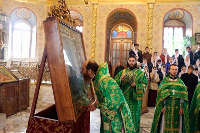 В день преставления Сергия Радонежского епископ Варнава возглавил Божественную литургию