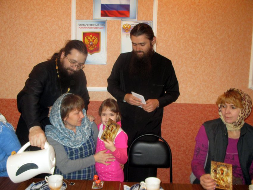 Благочинный Выксунского округа встретился с родителями православного клуба «Голубка»