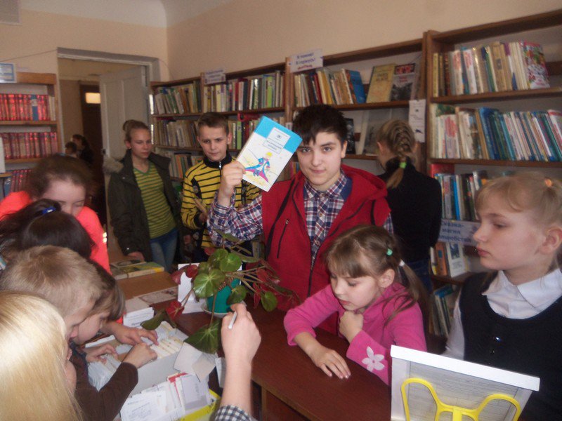 Воспитанники «Пеликана» посетили Ближне-Песоченскую библиотеку