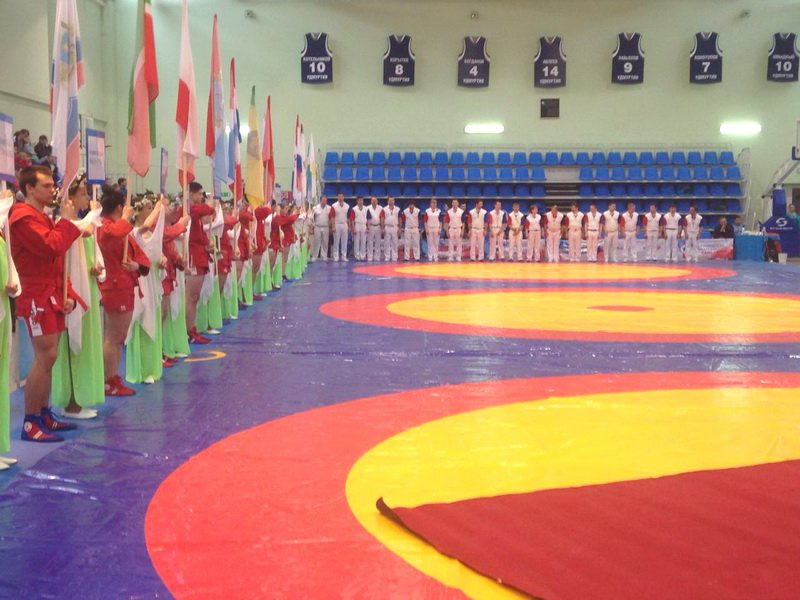 Выксунские самбисты завоевали медали на соревнованиях в Ижевске