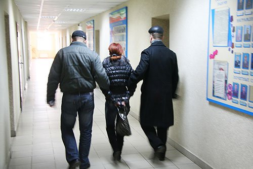Выксунский полицейский задержал местную аферистку