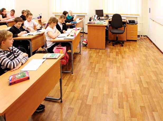 По распоряжению Шанцева на линолеум в школе №6 выделено 20 000 рублей
