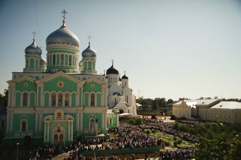 Почти 10 тысяч паломников приняли участие в Дивеевских торжествах