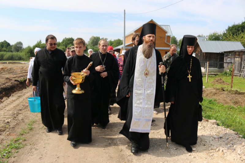 Епископ Варнава благословил прихожан на крестный ход протяженностью 90 км