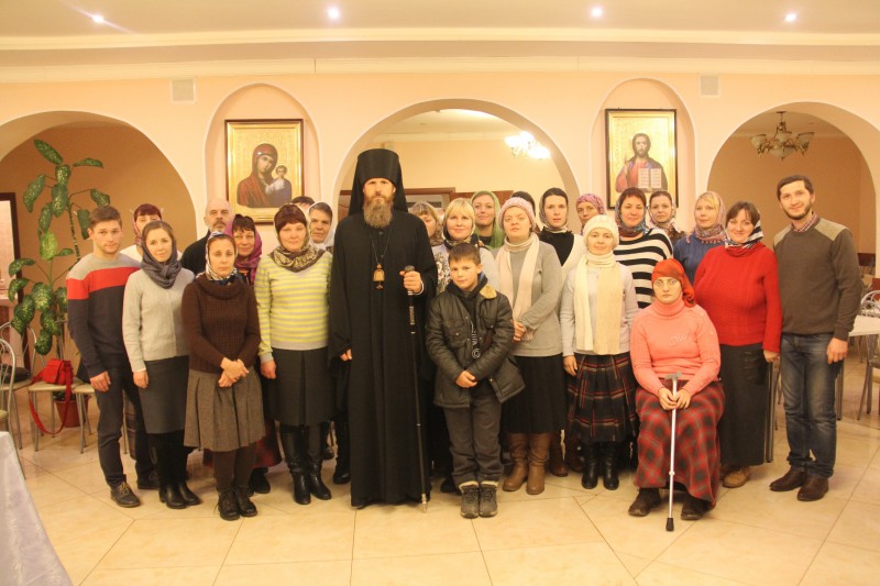 Епископ Варнава встретился с волонтерами из Сарова