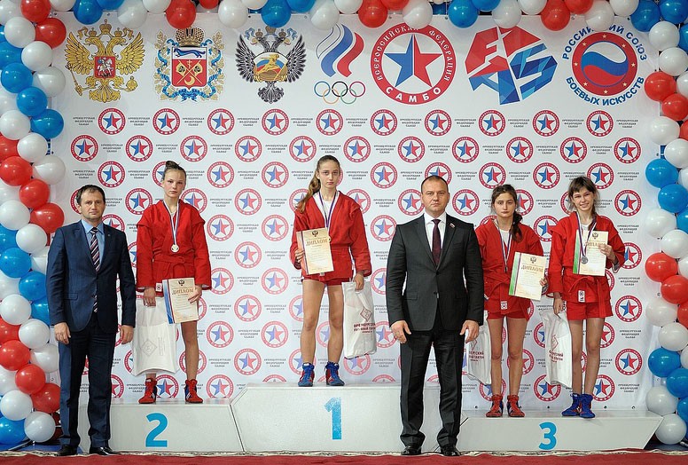 Юлия Молчанова выиграла Первенство России по самбо