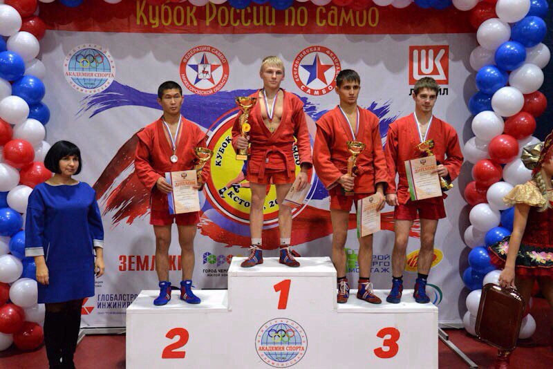 Андрей Кубарьков взял серебро всероссийского турнира по самбо