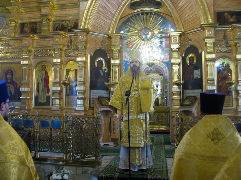 Епископ Варнава отслужил Божественную литургию в Выксе