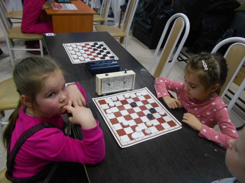 Новогодний турнир по шашкам прошел в ДК Лепсе