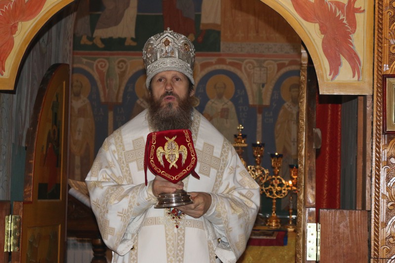 Епископ Варнава вознес молитву о жертвах авиакатастрофы в Черном море