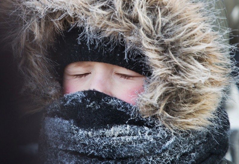 Родителям рекомендуется не отправлять детей в школу в сильный мороз