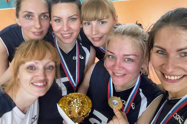 «Россиянка» из Выксы — чемпионки области по волейболу
