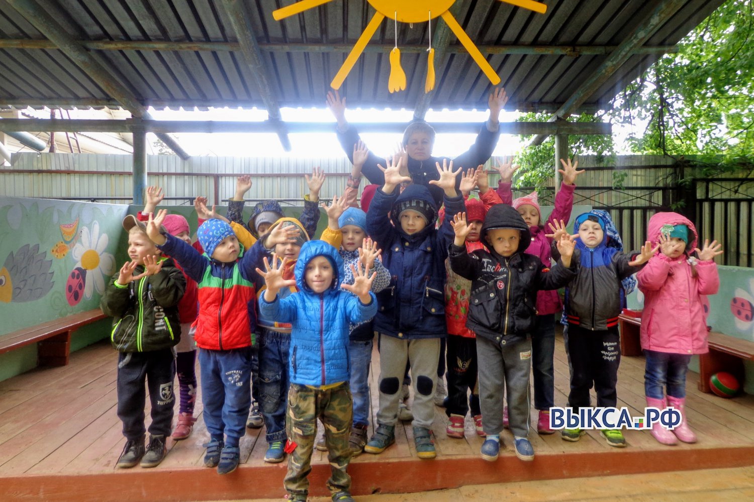 Детский лагерь открылся в «Ромашке»