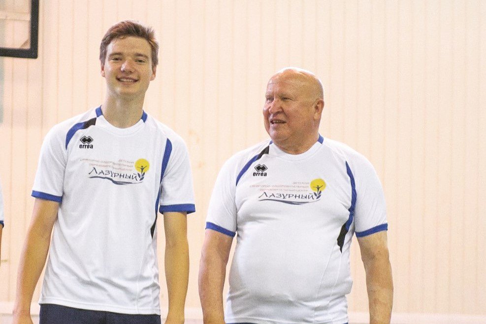 Губернатор Шанцев сыграл в волейбол с командой «Лазурного»