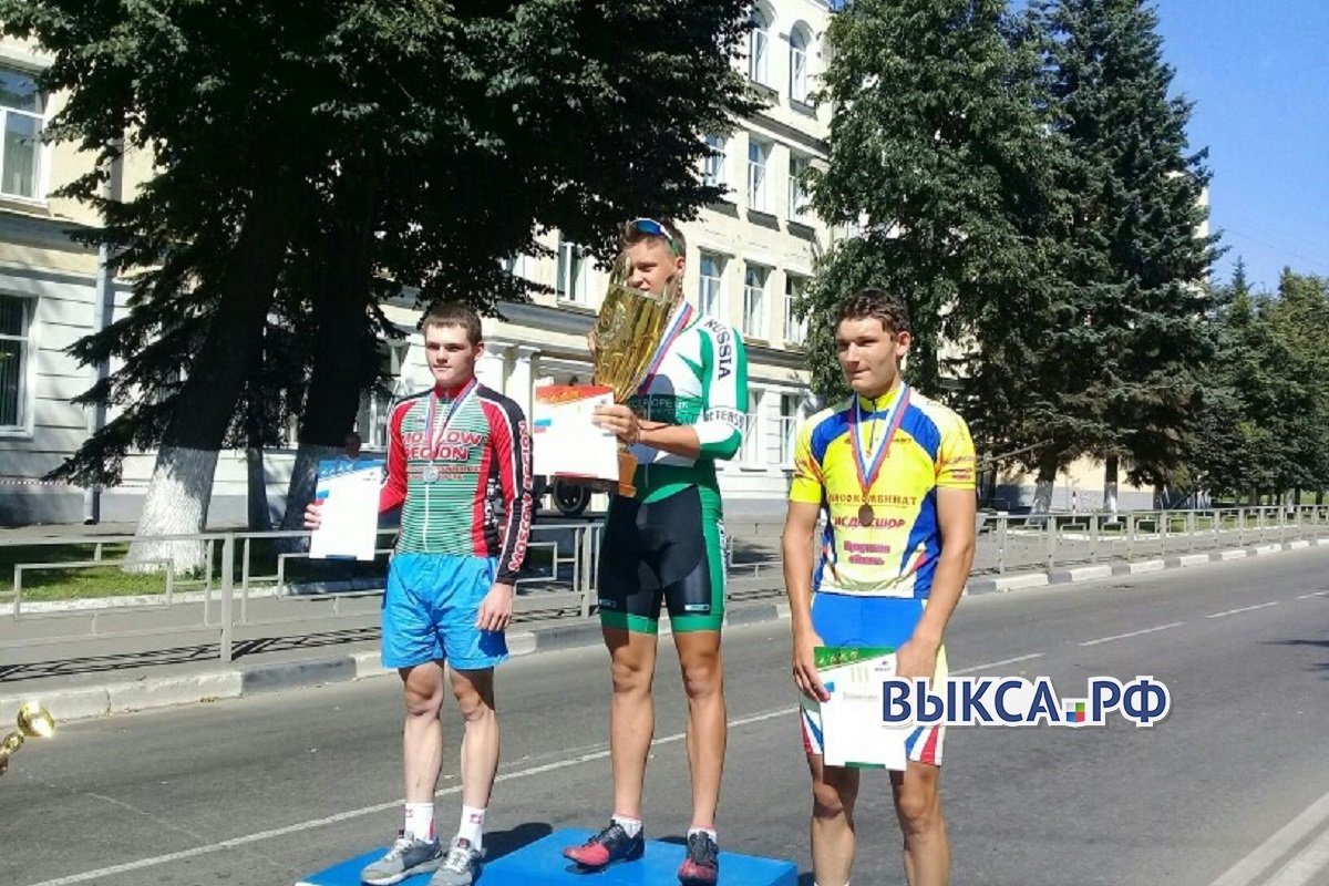 Велогонщик Евгений Викулов стал мастером спорта
