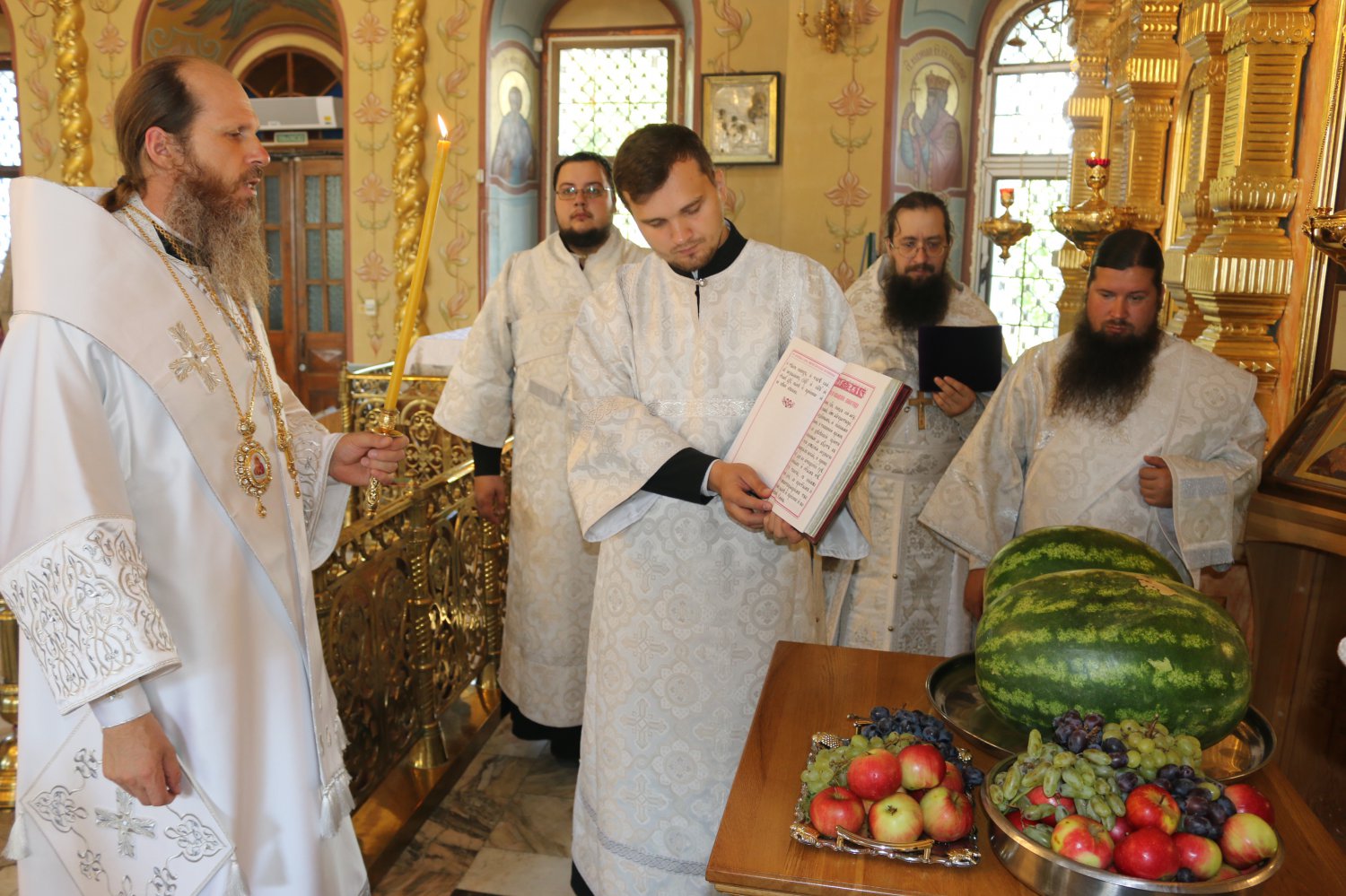 Епископ Варнава возглавил литургию в день Преображения Господня