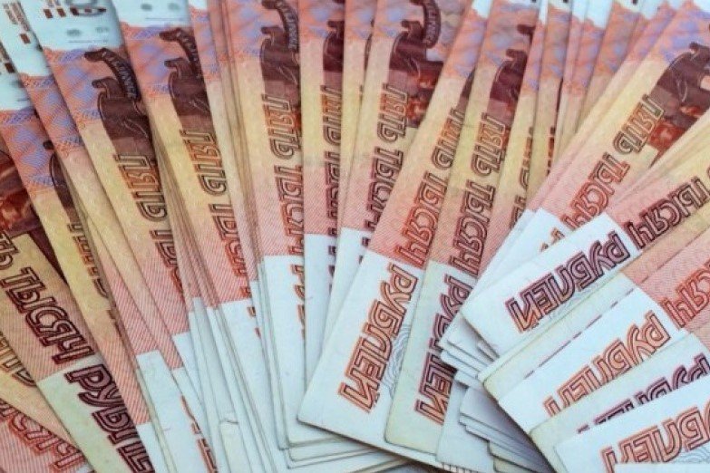 Из квартиры в Центральном похитили 100 тысяч рублей