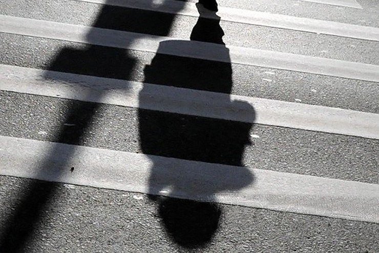 В Мотмосе на пешеходном переходе сбили мужчину