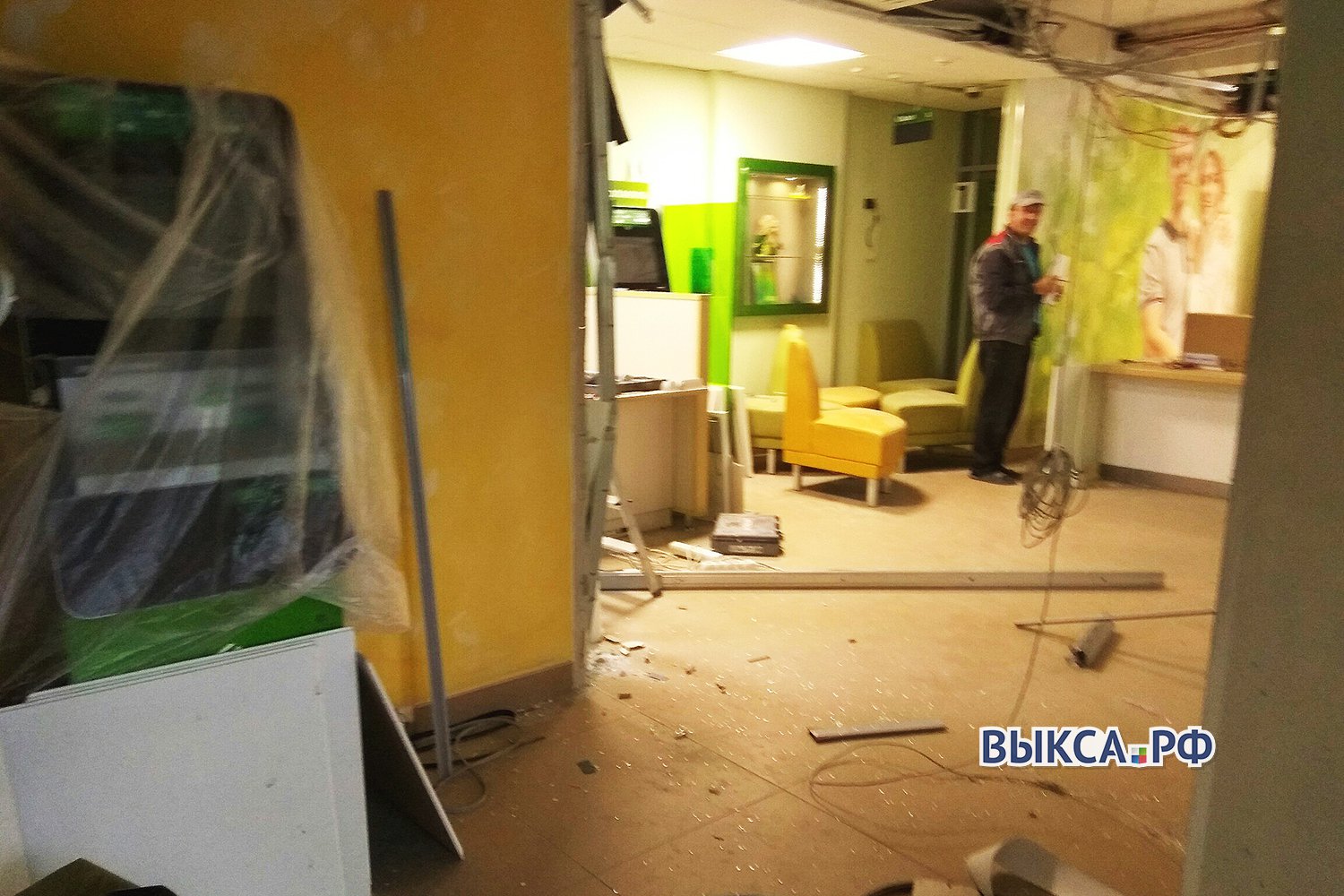 В отделении Сбербанка на Жуковке идет ремонт после взрыва