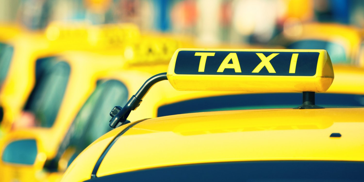 «Горячая линия» по услугам такси