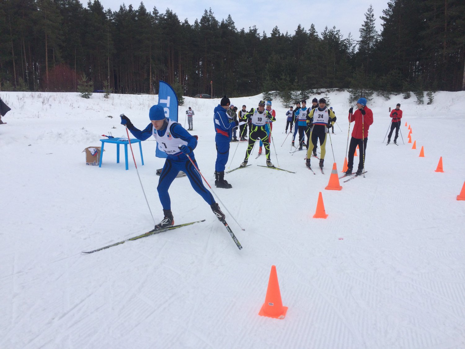 Трудовые коллективы соревновались в беге на лыжах