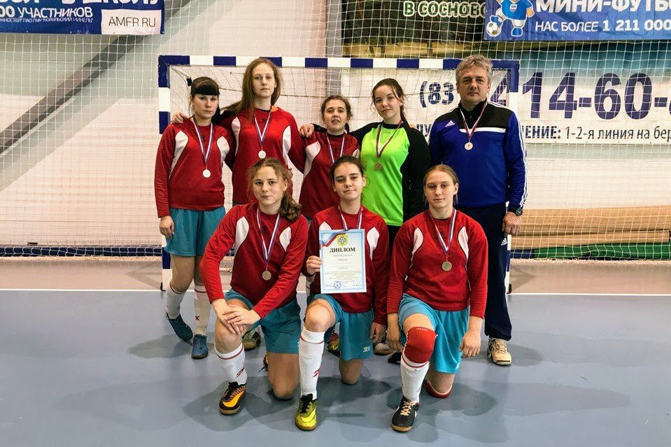 Женская команда по мини-футболу взяла серебро